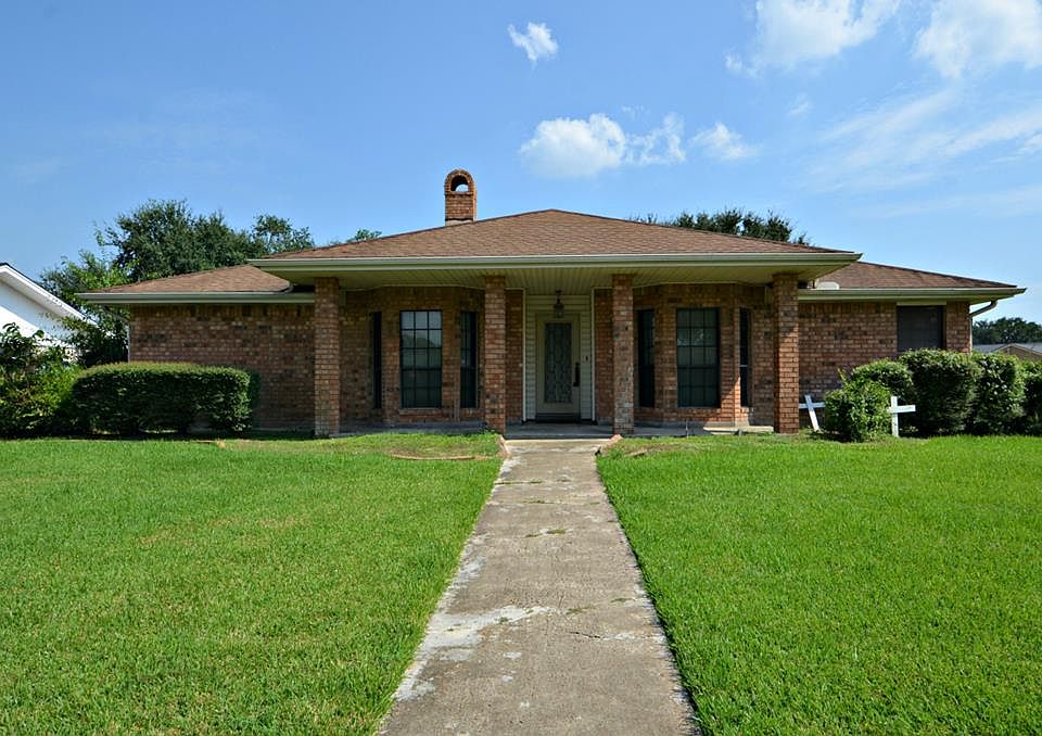 1st image of 726 Sierra Dr