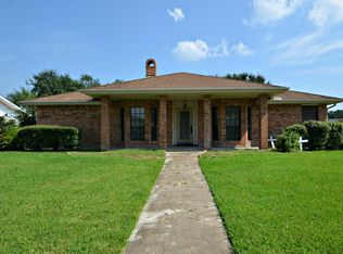 726 Sierra Dr, Port Neches, TX 77651