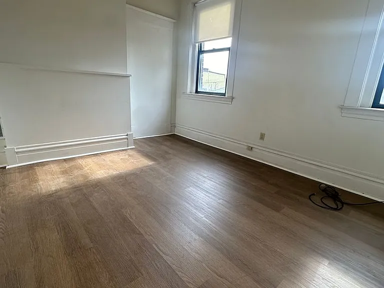 2331 E Carson St — Photo 6