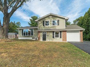 729 Boxwood Dr, Warminster, PA 18974