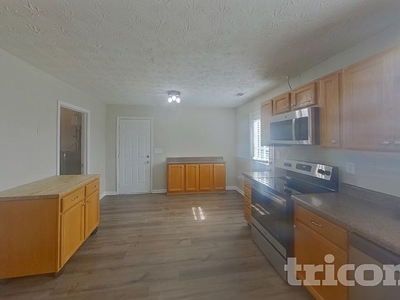 5th image of 80 Maple Trce