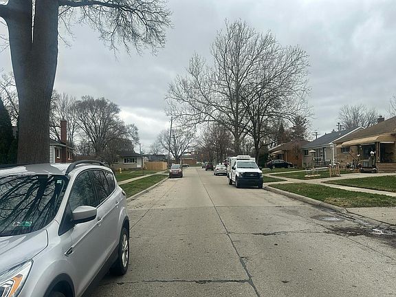 5th image of 24914 Raven Ave