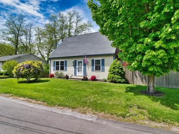 56 Gatehouse Dr, Fall River, MA 02720