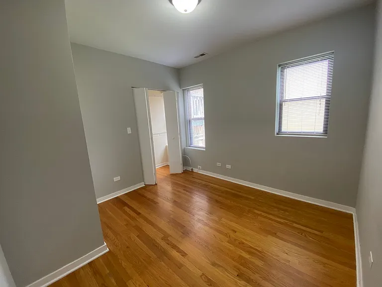 2452 W Albion Ave — Photo 9