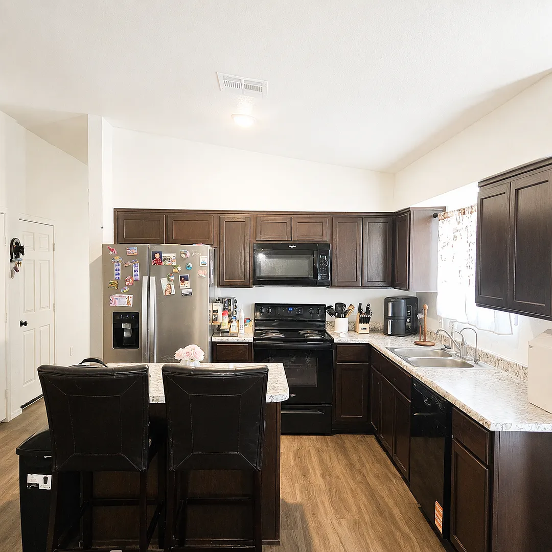 Almost Brand New Home for Rent! — Photo 3