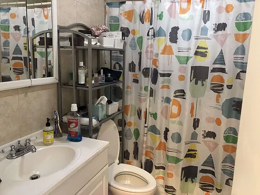 Rented by Metropolis International Realty Inc. | media 22