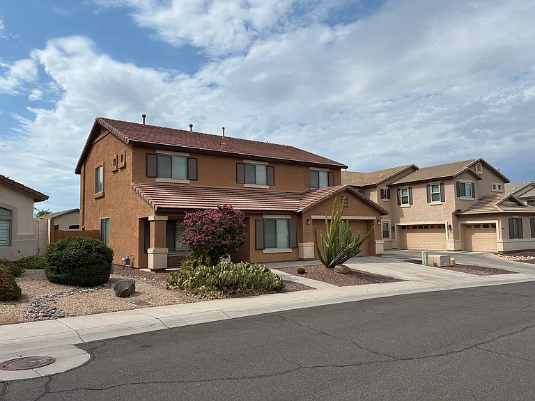 2217 W Steed Rdg — Photo 2
