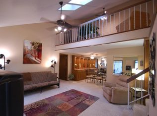 2216 Kings Valley Rd E, Golden Valley, MN 55427