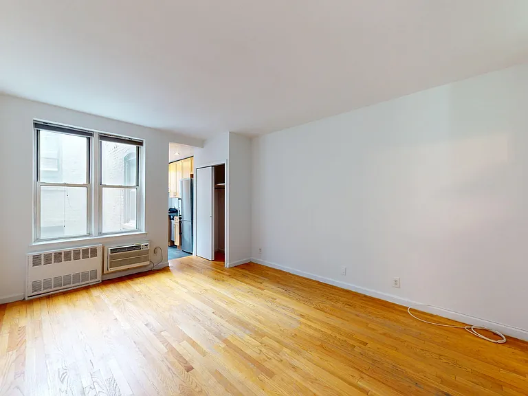 1483 1st Ave #4-D — Photo 1
