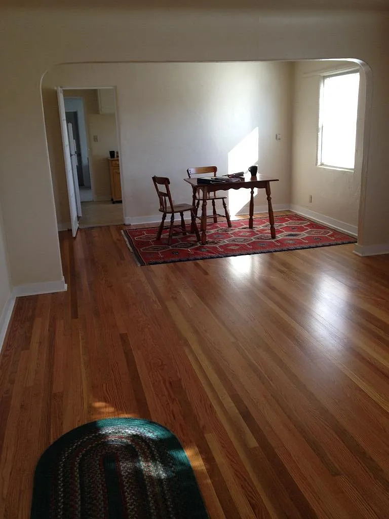 1102 Princeton Dr NE — Photo 3