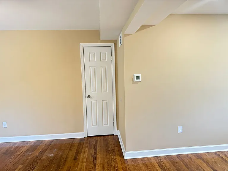 8804 Bradford Rd — Photo 12