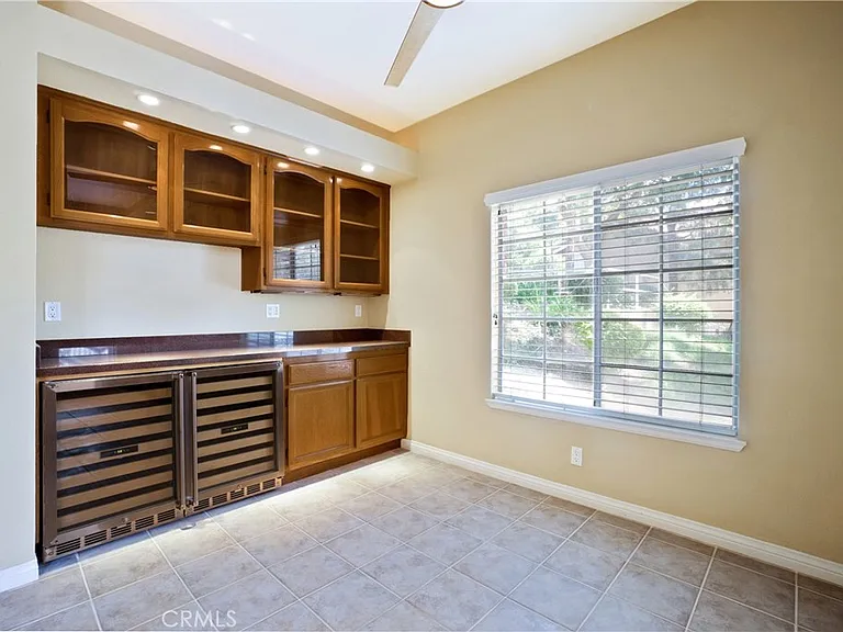 3055 E Hillcrest Dr — Photo 10