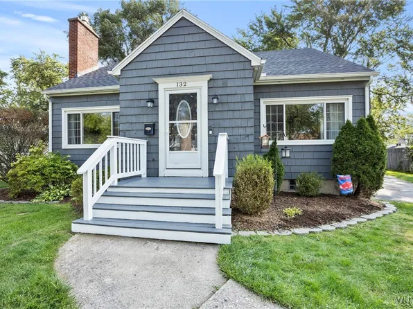 132 Royal Pkwy E, Buffalo, NY 14221