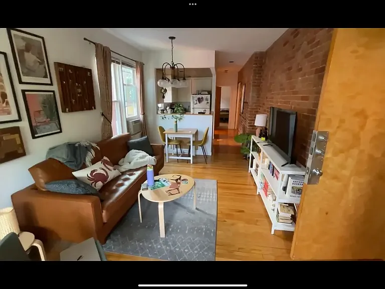 16 Upland Rd #4 — Photo 3