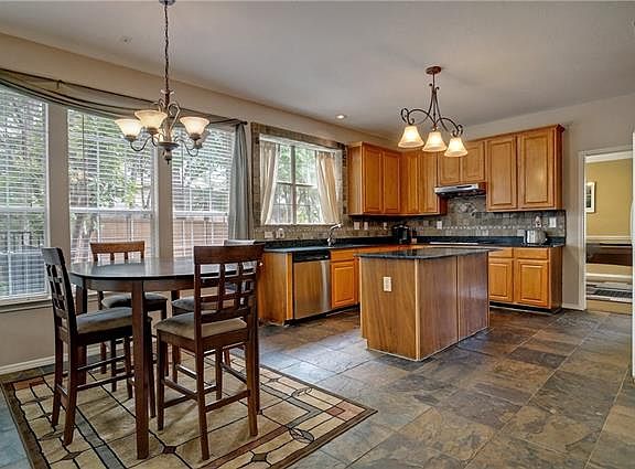 5th image of 2108 Blue Sage Dr