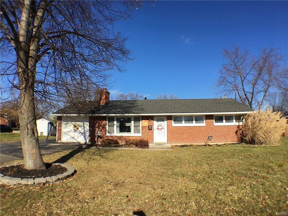 1st image of 7 Duerr Dr