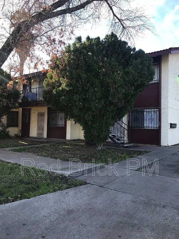 1 bed, 1.0 bath, 650 sqft, $950 — Photo 1