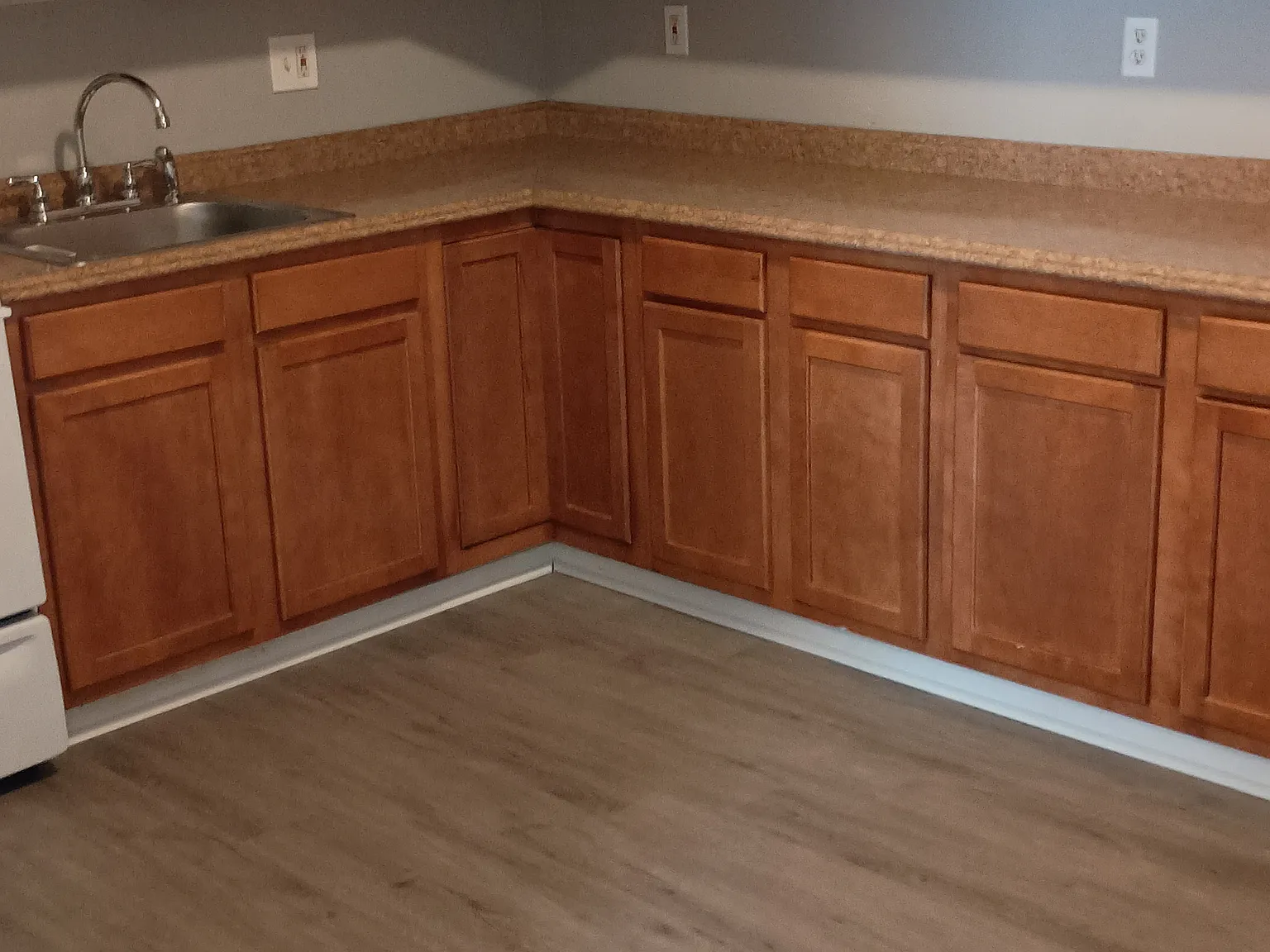 1 bed, 1.5 bath, 650 sqft, $1,100 — Photo 3