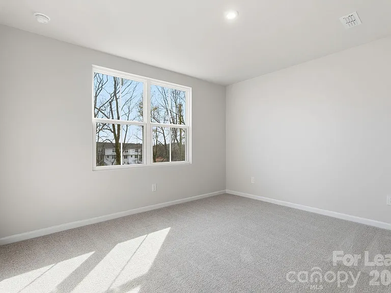 7024 Capstan Ter — Photo 29