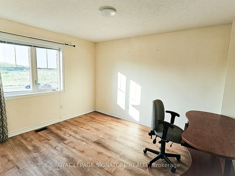 10 Keith Cres — Photo 16