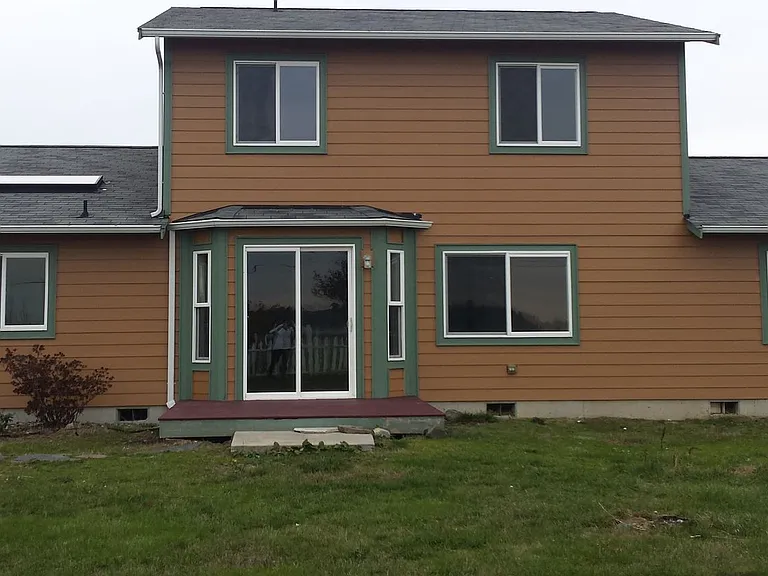 794 Holbrook Rd — Photo 2