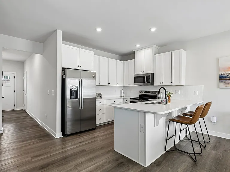 1021 Clendening Dr — Photo 8