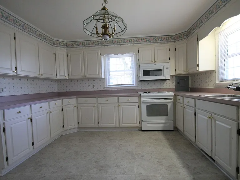 1004 Anderson Rd S — Photo 20
