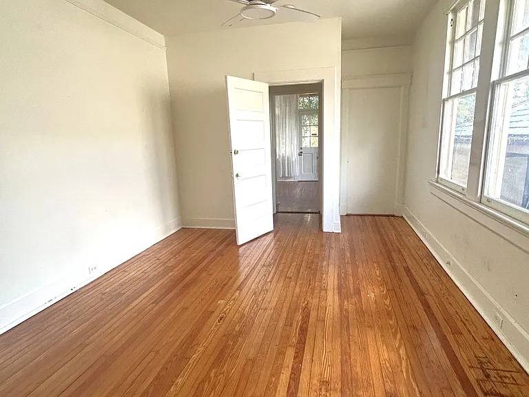 1033 Broadway St #1033 — Photo 11
