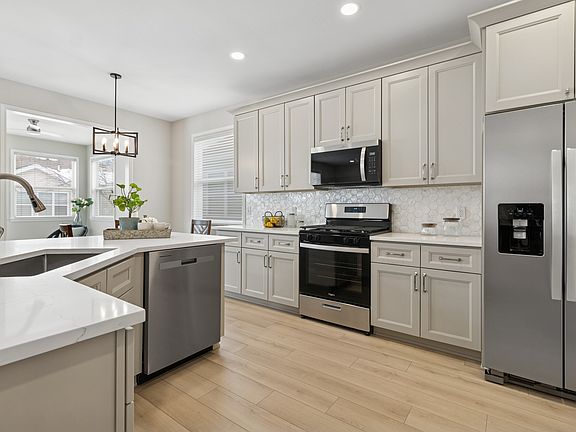 4th image of 696 S Wellston Ln