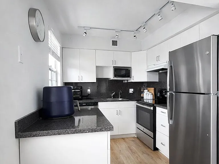 124 Oakridge Cir #124-I — Photo 2