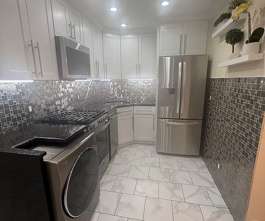 1st image of 7223 60th Ave Floor 1