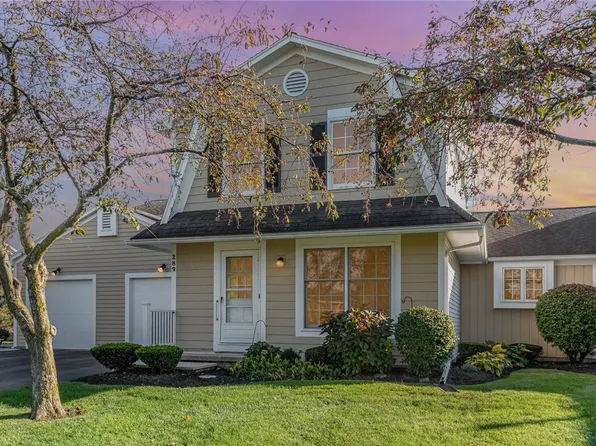 289 Deerhurst Ln, Webster, NY 14580