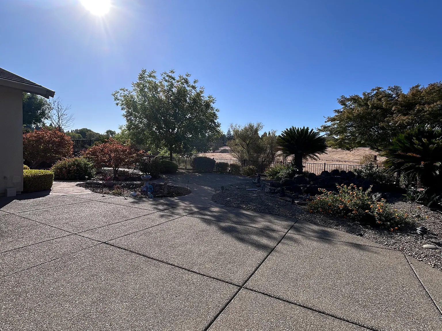 3 bed, 2.5 bath, 2495 sqft, $3,300 — Photo 4