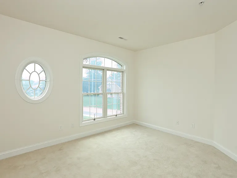12 Chestnut Woods Dr — Photo 8