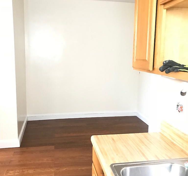 1st image of 2436 43rd St APT 4A