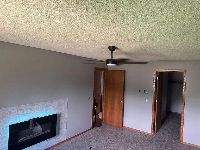11139 Edgewood Cir N — Photo 11