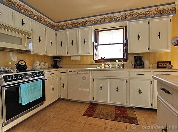 5th image of 702 Woodbine Pl