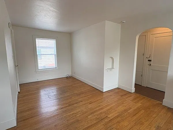 1 bed, 756 sqft, $985 — Photo 2