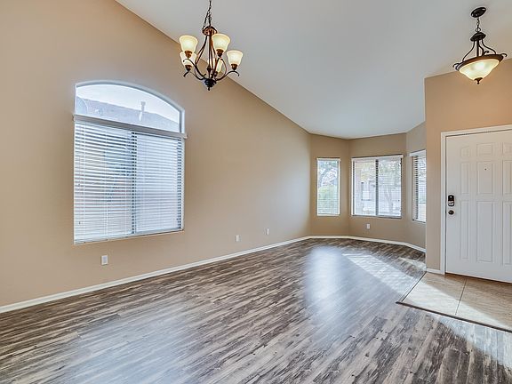 3rd image of 748 E Daniella Dr