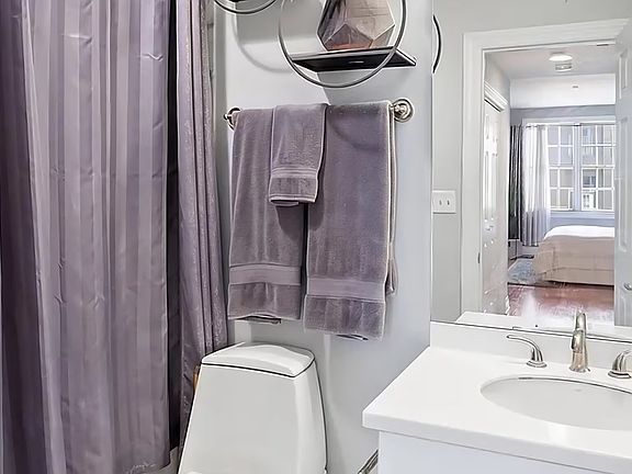 2nd image of 1311 S Beverly Glen Blvd #201