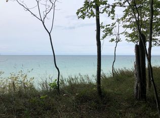 2797 W Fox Farm Rd, Manistee, MI 49660