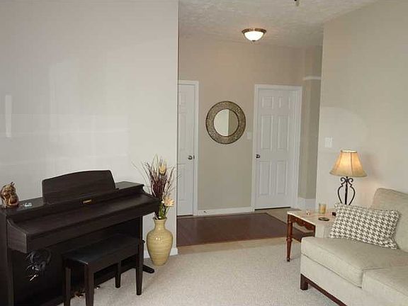4th image of 16931 Southall Dr