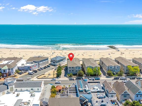 3rd image of 209-4 Beachfront