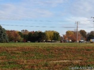 1805 Avenel Ln, Chatham, IL 62629