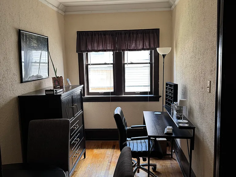 1805 E Newberry Blvd #3 — Photo 2