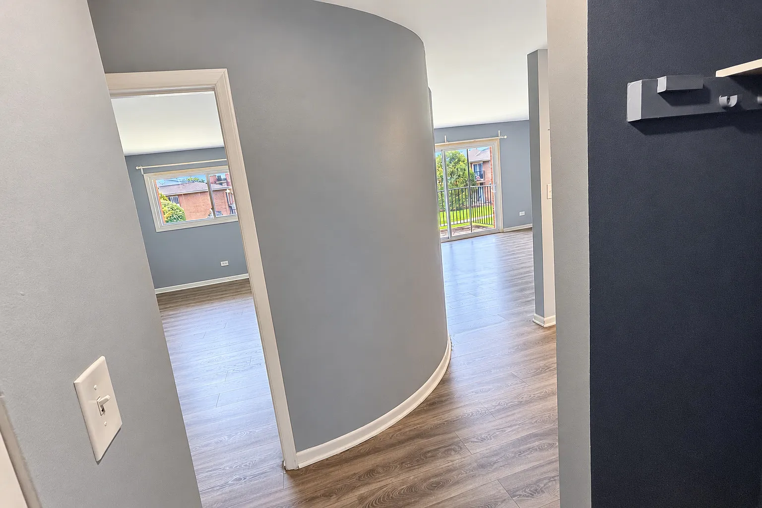 1 bed, 806 sqft, $1,595 — Photo 3