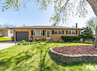 5524 N Graceland Dr, Peoria, IL
