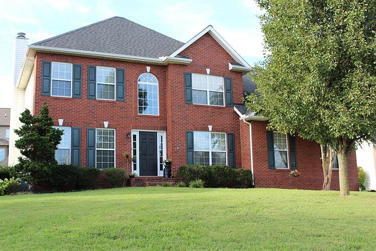 1st image of 828 Hidden Glen Ln