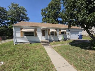 713 N 10th St, Mount Vernon, IL 62864