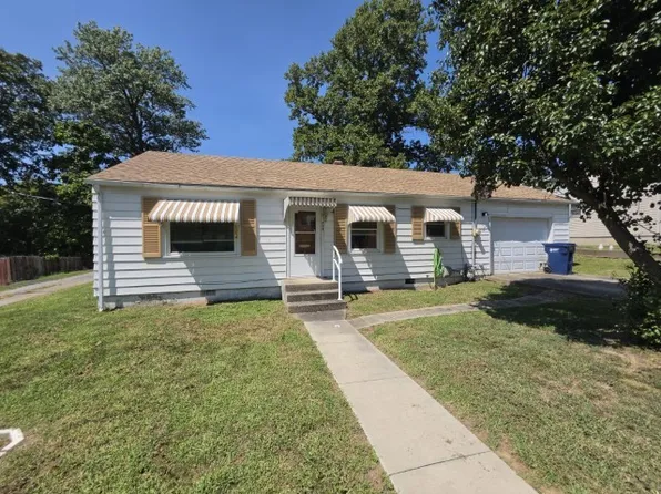 713 N 10th St, Mount Vernon, IL 62864